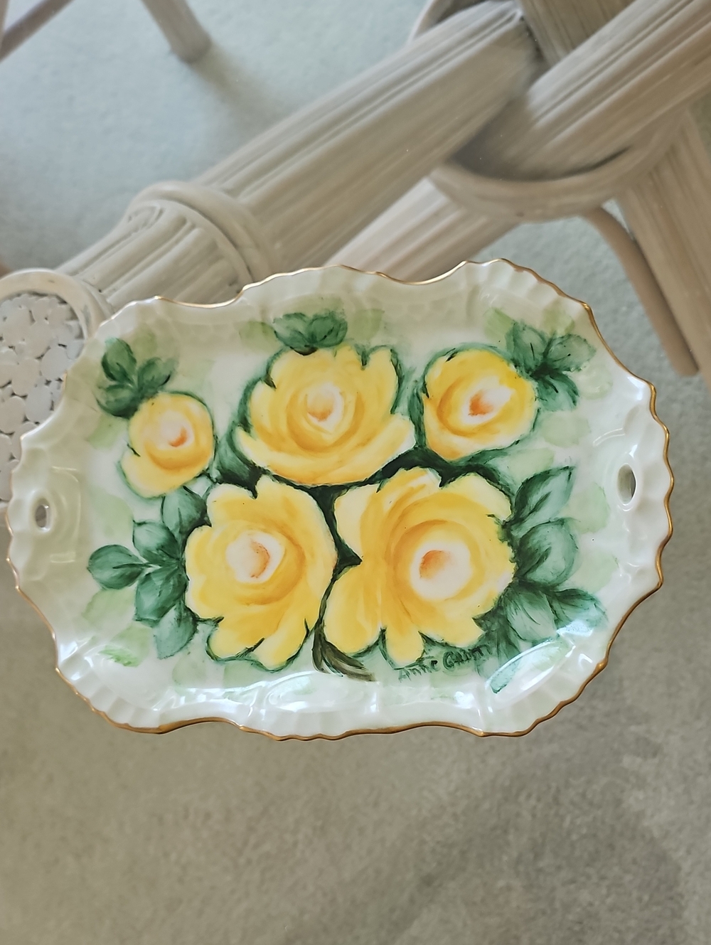 Beautiful Vintage Hand-Painted Yellow Roses Porcelain Serving Tray/Platter - Picture 4 of 8